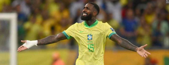 开云官网-两15号进球 巴西1比1扳平乌拉圭 主场球迷送嘘声